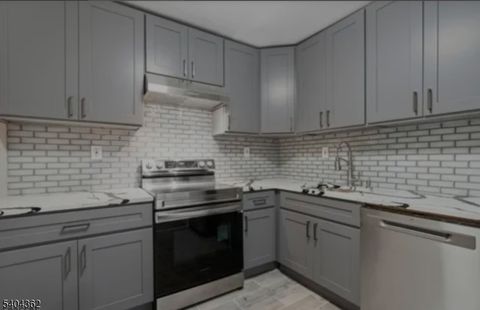 188 Park St East Orange City NJ 07017