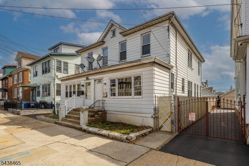 457 N 7Th St