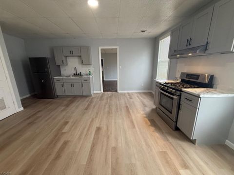 134 5Th St Elizabeth City NJ 07206