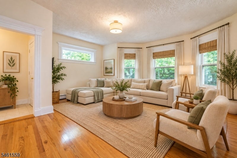 16 Llewellyn Rd 1
