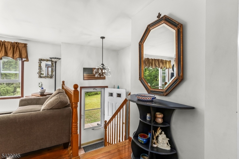 15 Hoagland Rd