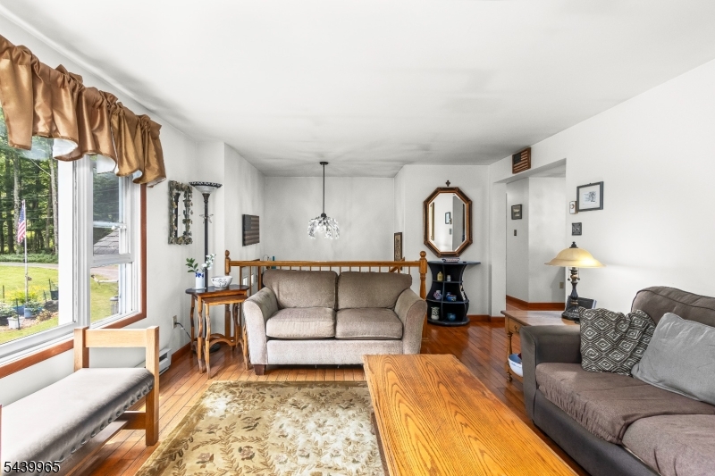 15 Hoagland Rd