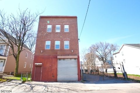 59 N 14Th St East Orange City NJ 07017