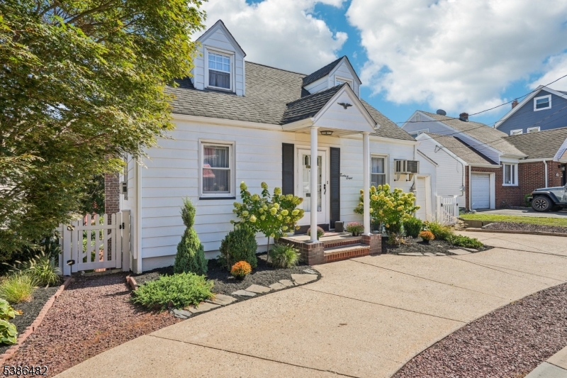 38 Hackensack St