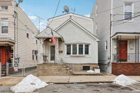 18 Patterson St Harrison Town NJ 07029