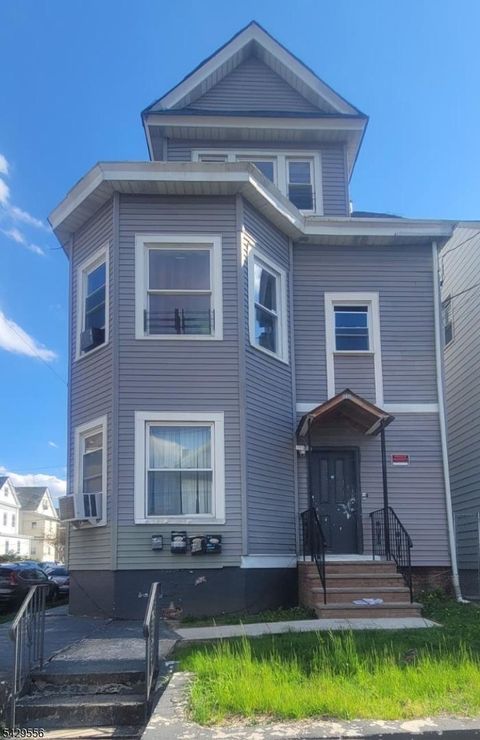 190 17Th Ave Paterson City NJ 07504