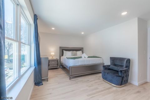 16 Brookdale Ave Newark City NJ 07106