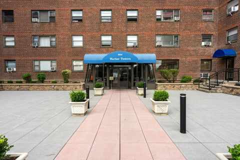 Photo of 6515 Kennedy Blvd, West New York, NJ 07093 (MLS # 3994022)