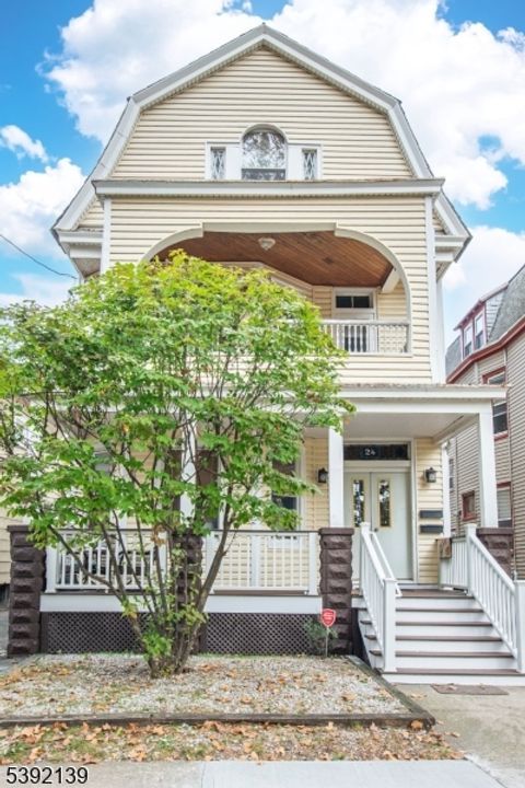 Photo of 24 Llewellyn Ave, Bloomfield, NJ 07003 (MLS # 3995584)