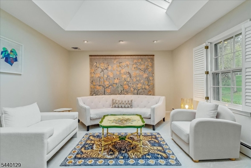 4 Edward Shippen Ln