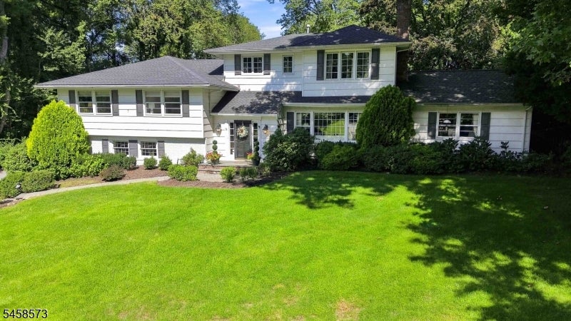 16 Warwick Rd