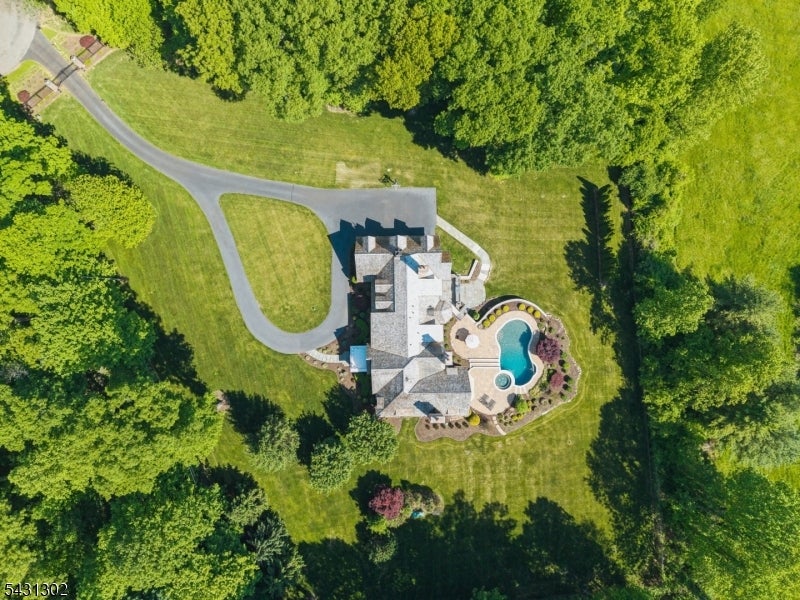 17 Fawn Hill Dr