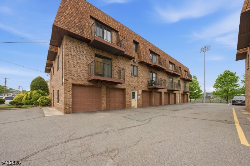 825 Riverside Ave 203