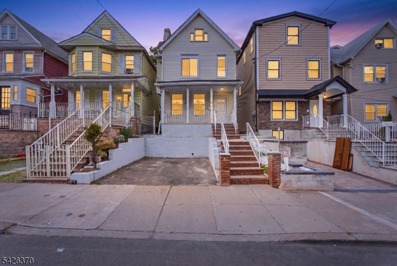81 Westfield Ave