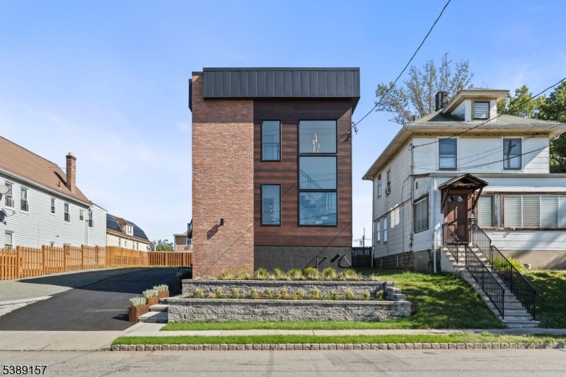 246-248 Cortlandt St