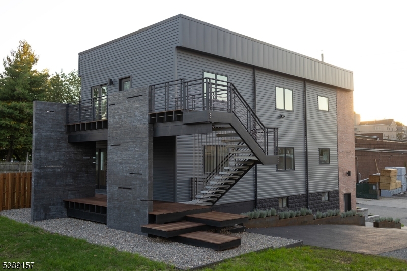 246-248 Cortlandt St