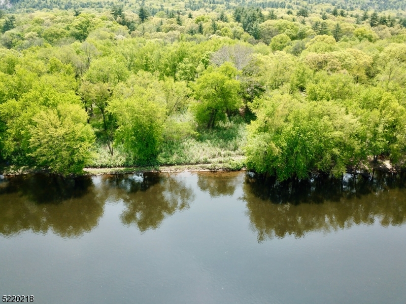 74 River Rd