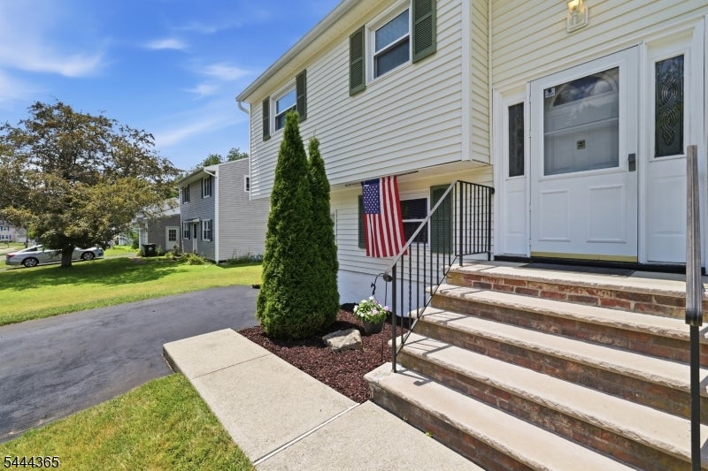 9 Brearly Cres