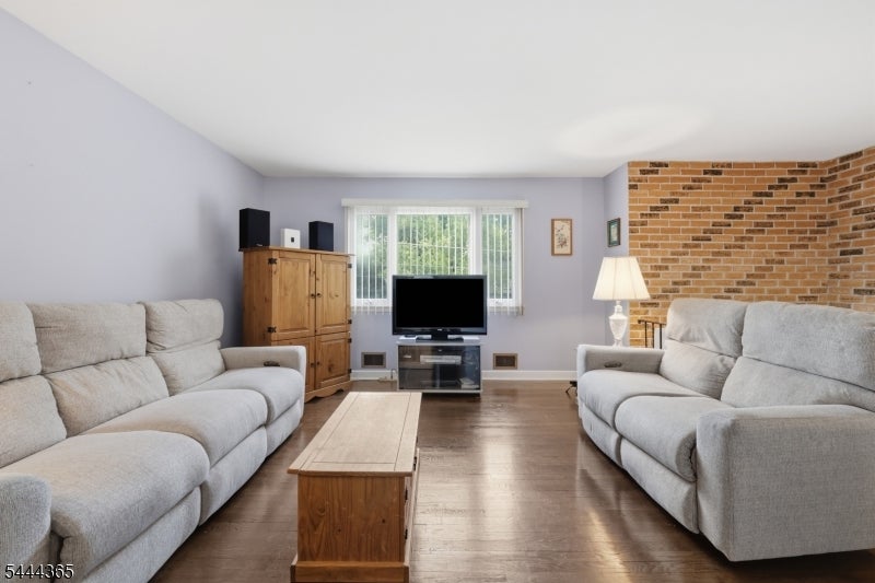 9 Brearly Cres