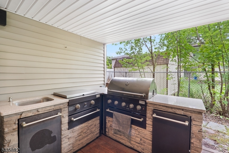 8 Robin Rd
