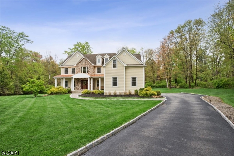 8 Forest Dr