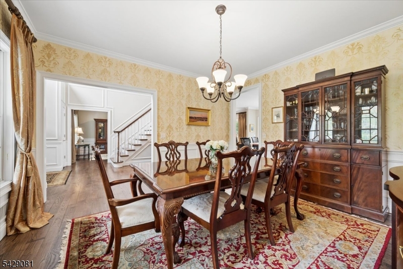 8 Forest Dr