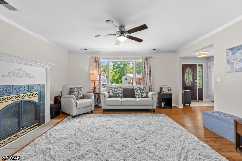 161 River Dr