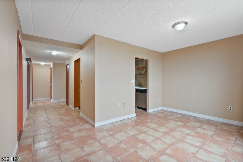 170-202 Lafayette Ave 8A