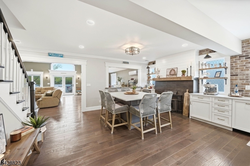 206 Long Pond Rd
