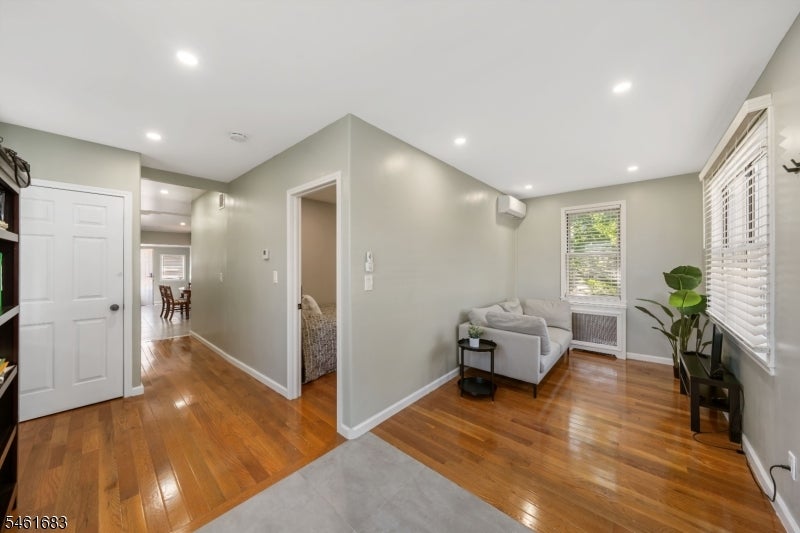 166 Victor St Unit 1