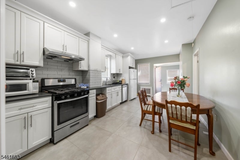 166 Victor St Unit 1
