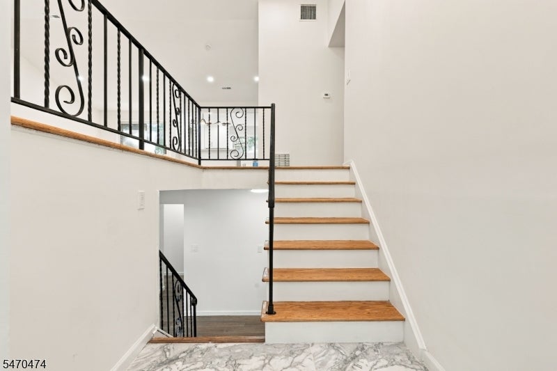 71 Fairway Dr