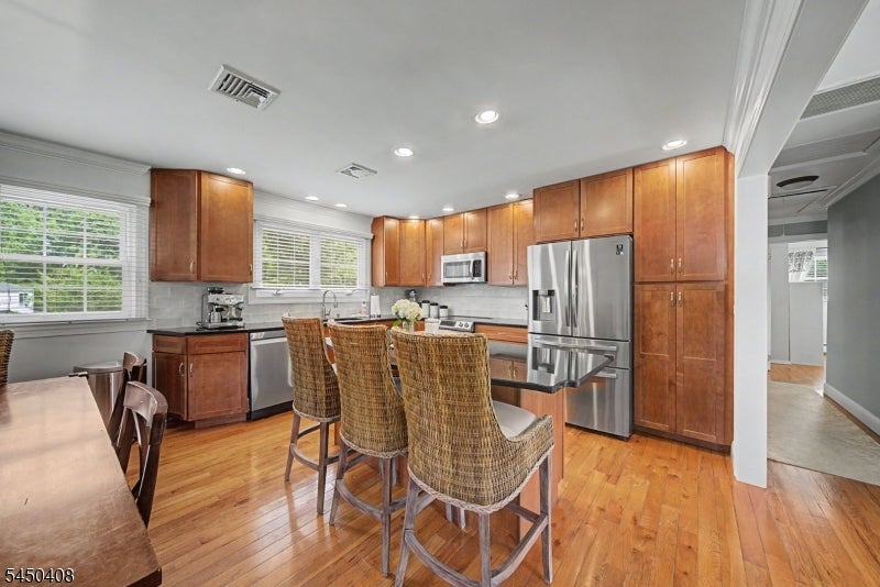 231 Greenwood Ave