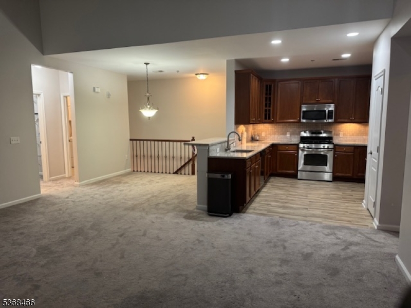 809 Brook Hollow Dr