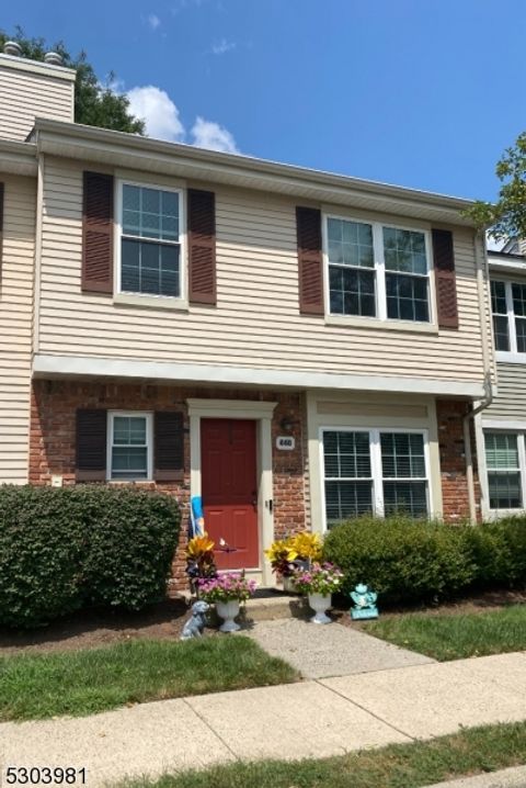Photo of 440 Aldeburgh Ave, Franklin, NJ 08873 (MLS # 3994352)