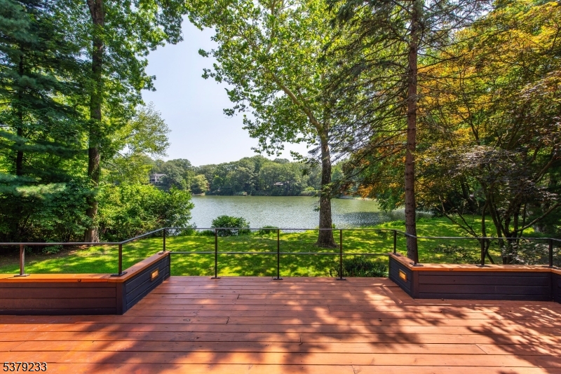 28 W Shore Rd