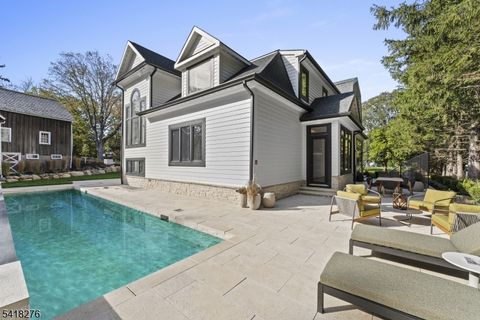 48 Pleasant Ave Upper Saddle River Boro NJ 07458