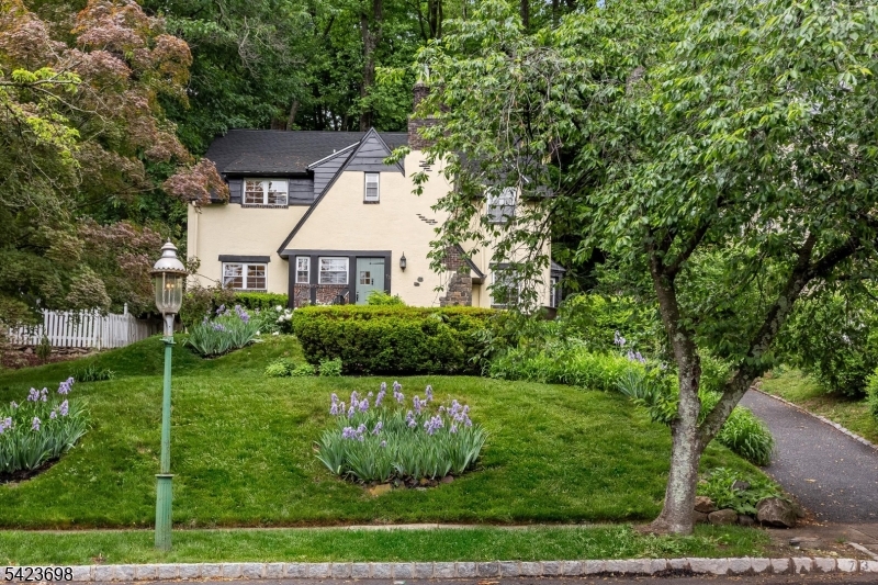 73 Harding Dr