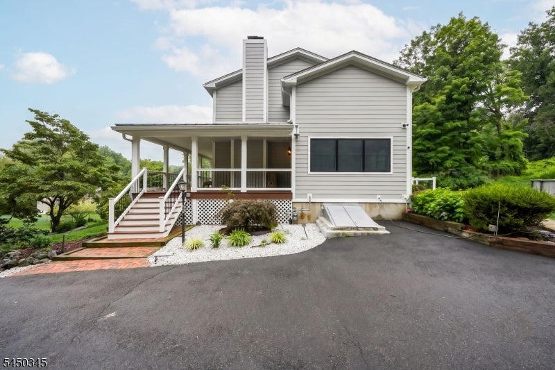 17 Rockaway Valley Rd
