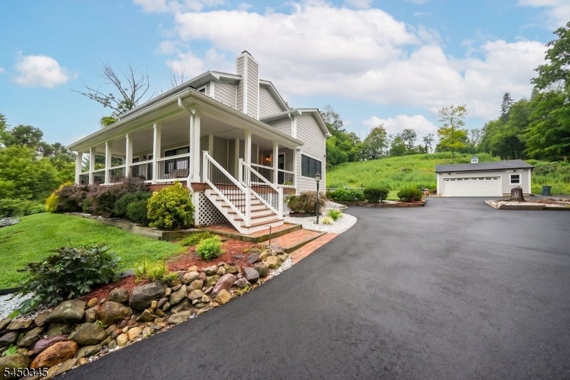 17 Rockaway Valley Rd