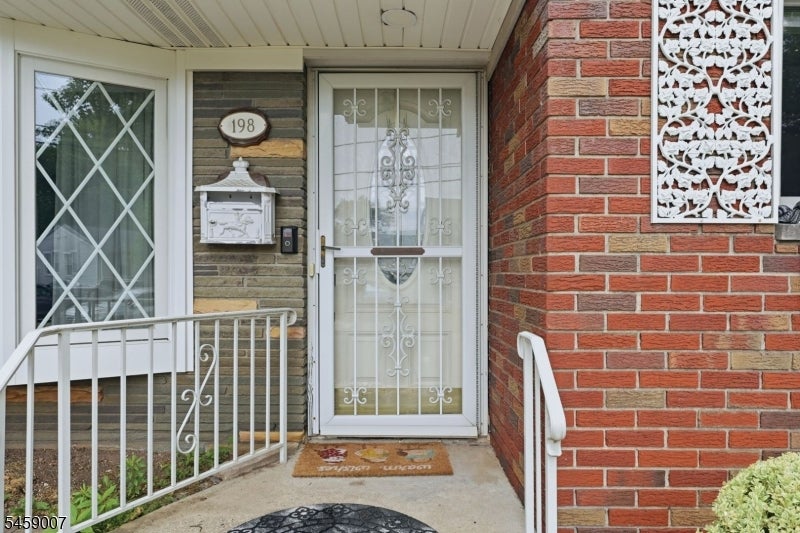 198 Cornell Ave
