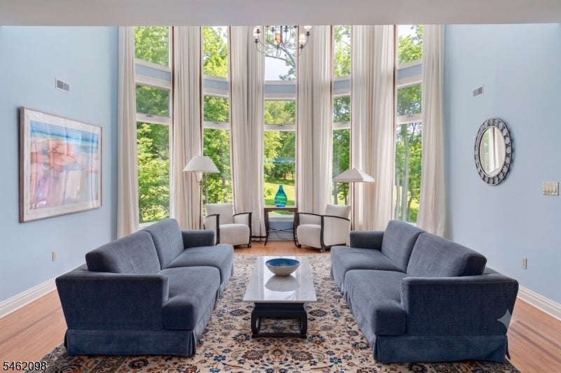 2 Cobblefield Rd
