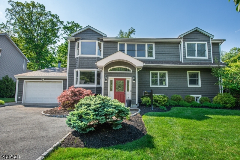 77 Rockwood Rd