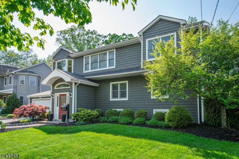 77 Rockwood Rd