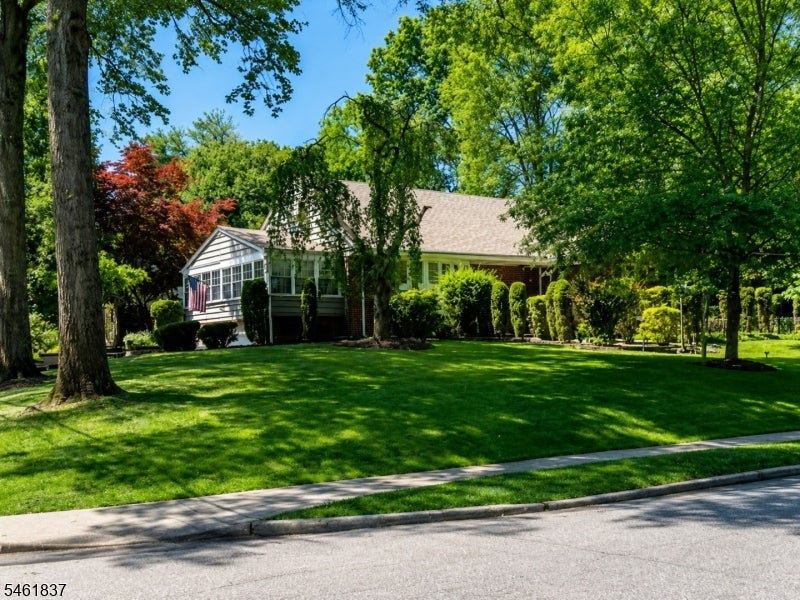 72 Foster Rd