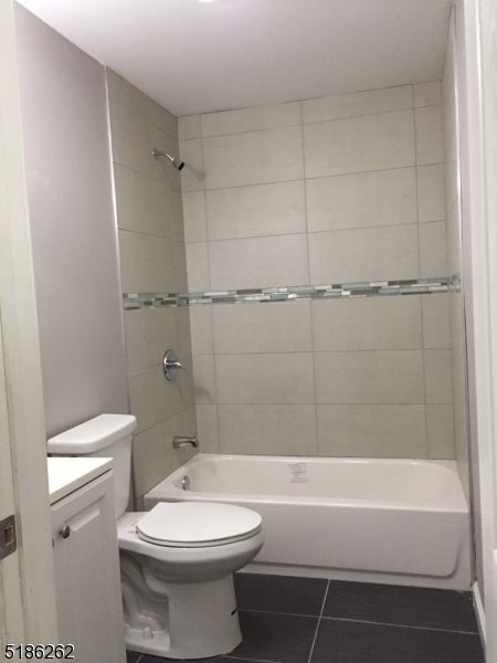 84 N Park St 4