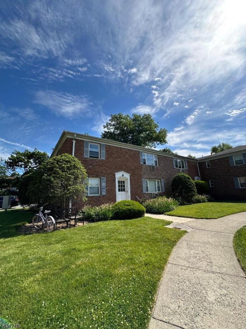 43 Conforti Ave 86