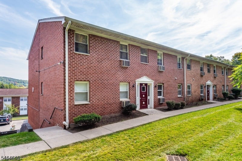 100 Pierson Miller Dr D12 12