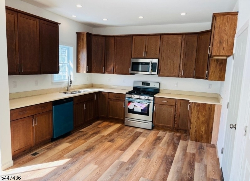 158 Woodland Ave