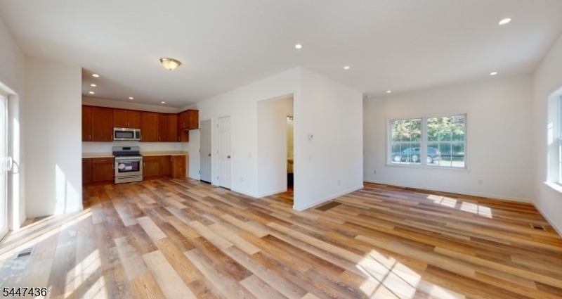 158 Woodland Ave